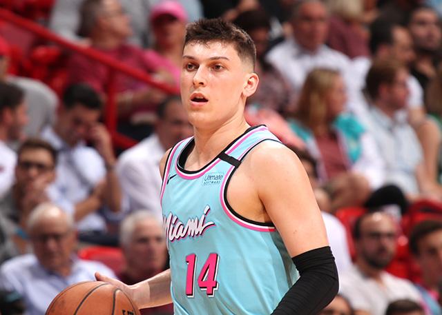 她在逆境中 她在逆境中